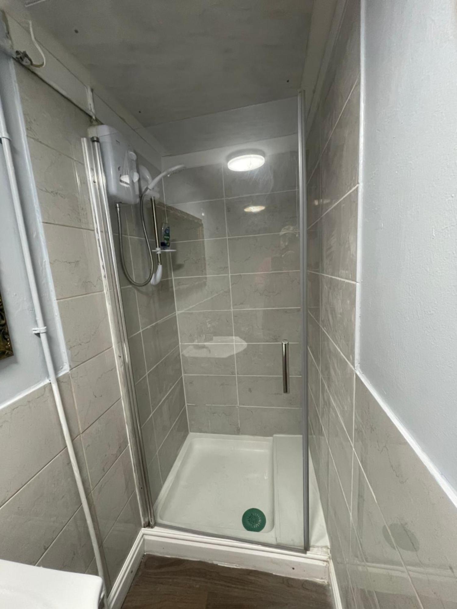 2 Bedroom Apartment On Suite Bathroom, Southmead Bristol Extérieur photo